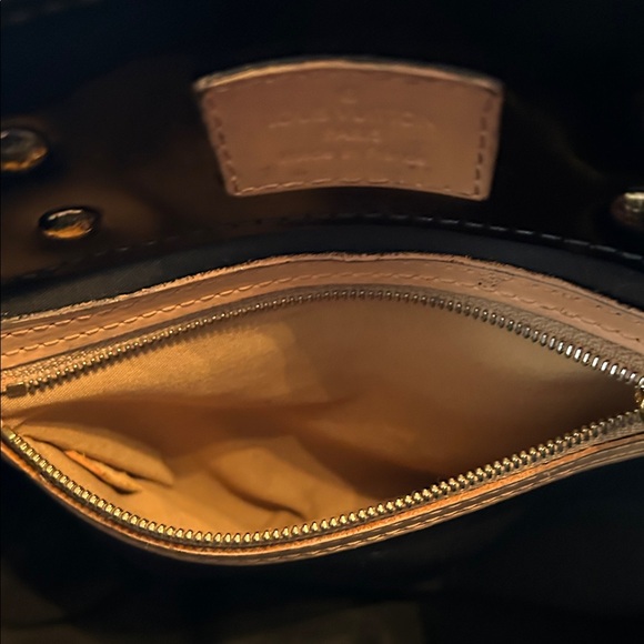 Louis Vuitton Black Vernis Lead PM handbag VGC - Picture 10 of 15